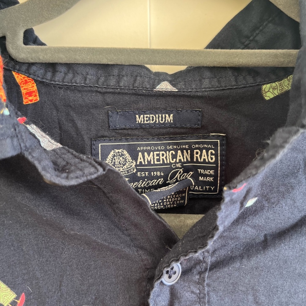 Button Down, Medium - Picture 3 of 4
